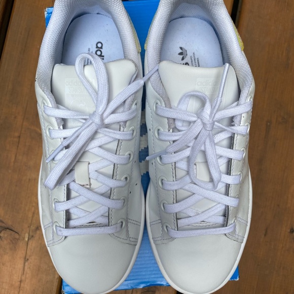 Adidas Pocahontas Custom Stan Smith - Picture 5 of 6